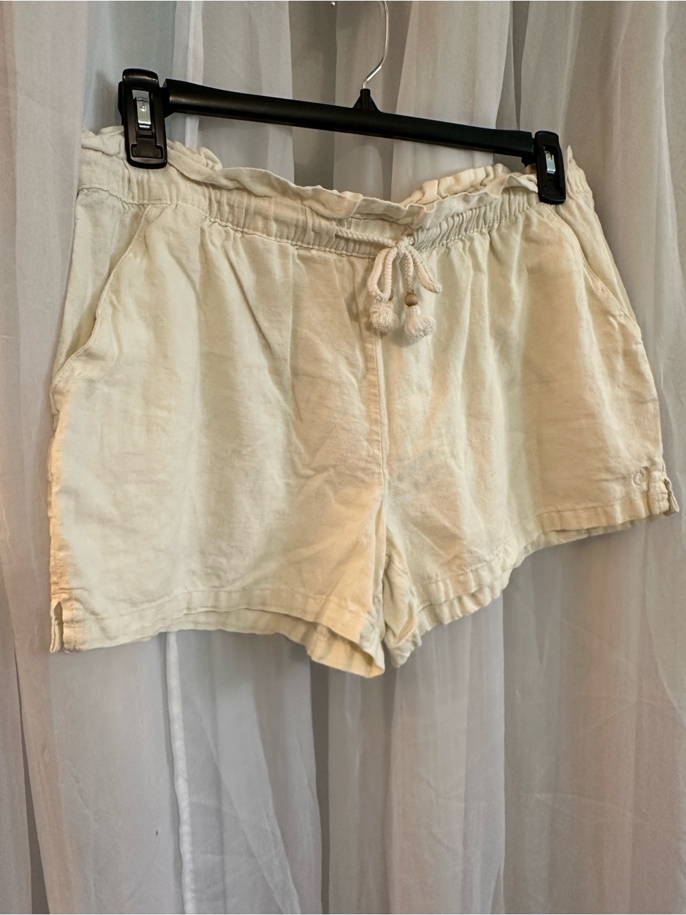 Hang Ten Women's Drawstring Linen-Blend Relaxed Fit Shorts w/functional pockets
